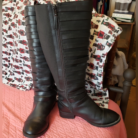 Torrid black boots - Picture 2 of 9